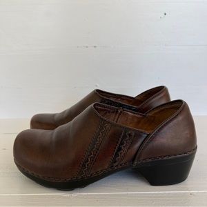 Dansko Brown Women's 7.5 (EU 38) Leather Sandals Sienna Clogs Shoes Stitched